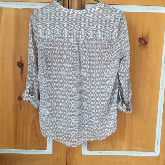 Soft Joie, light cotton button up patterned blouse - Picture 4 of 6